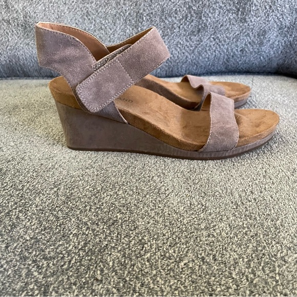 Lucky Brand Sandal Wedges - Picture 2 of 4